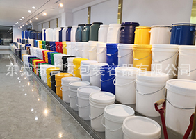 日本鸡巴嫩逼视频吉安容器一楼涂料桶、机油桶展区